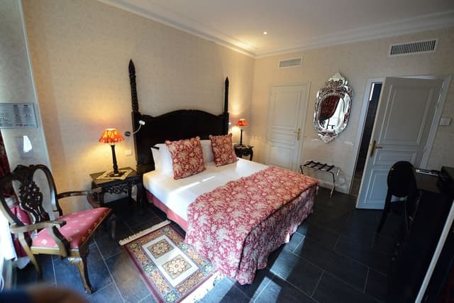 ELEGANCE Room