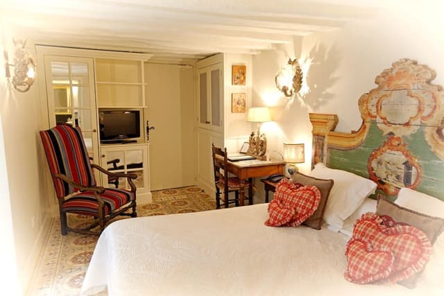 Economy Room