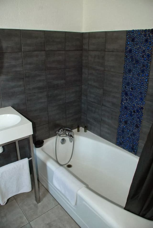 Double Room (Street side)