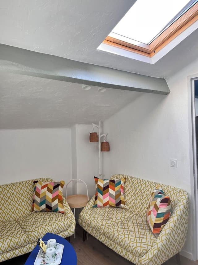 Mansard Roofted King Size Bed (4th floor without lift, reading corner)