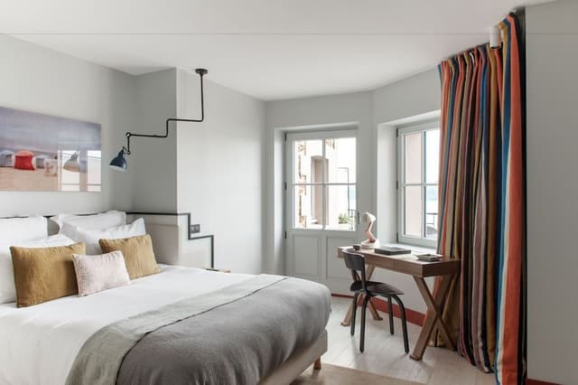 Deluxe Double Room, 1 King Bed, Balcony, Sea View