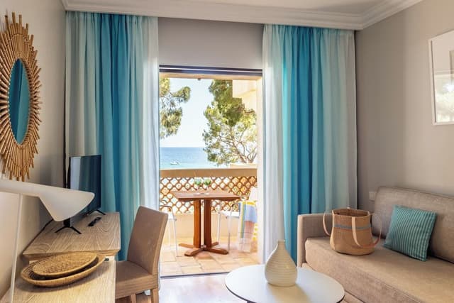 Suite, Sea View