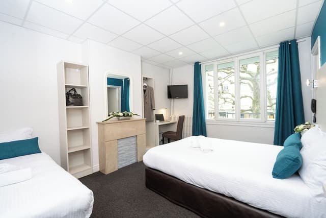 Triple room with 1 double bed and 1 single bed