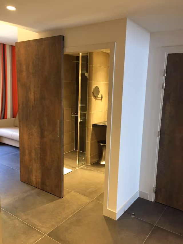 Suite, Sea View