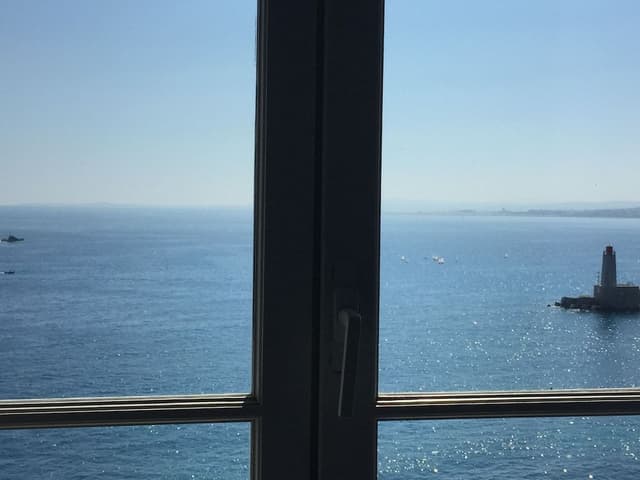 Suite, Sea View