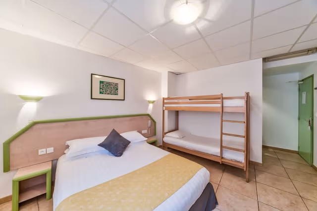 Family Room (2 adultes + 2 enfants)