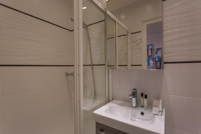 Single Room, Kitchenette