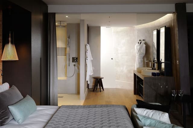 Chai Suite, 1 Queen Bed or 2 Single Beds (on request)