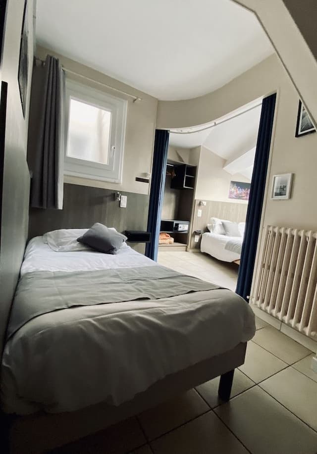 Family room in the attic, bathtub
