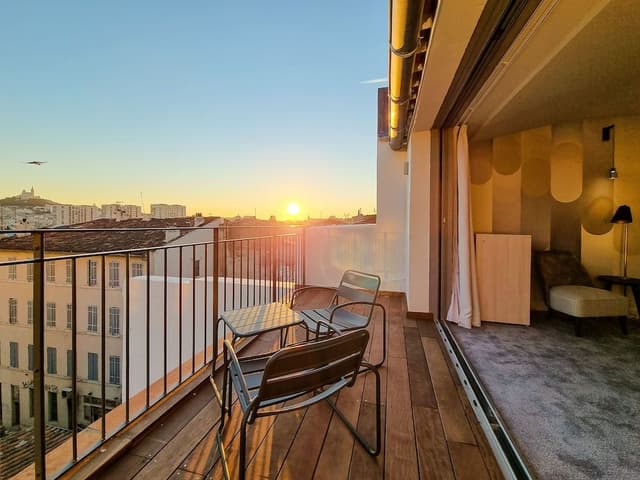 Signature Suite