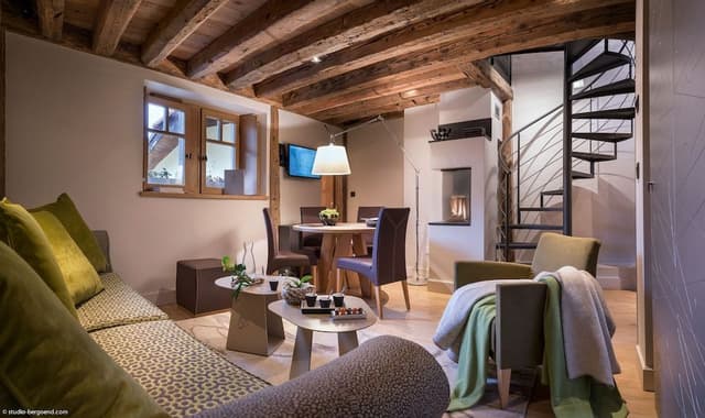 Three-Floor Apartment with Fireplace and Hammam