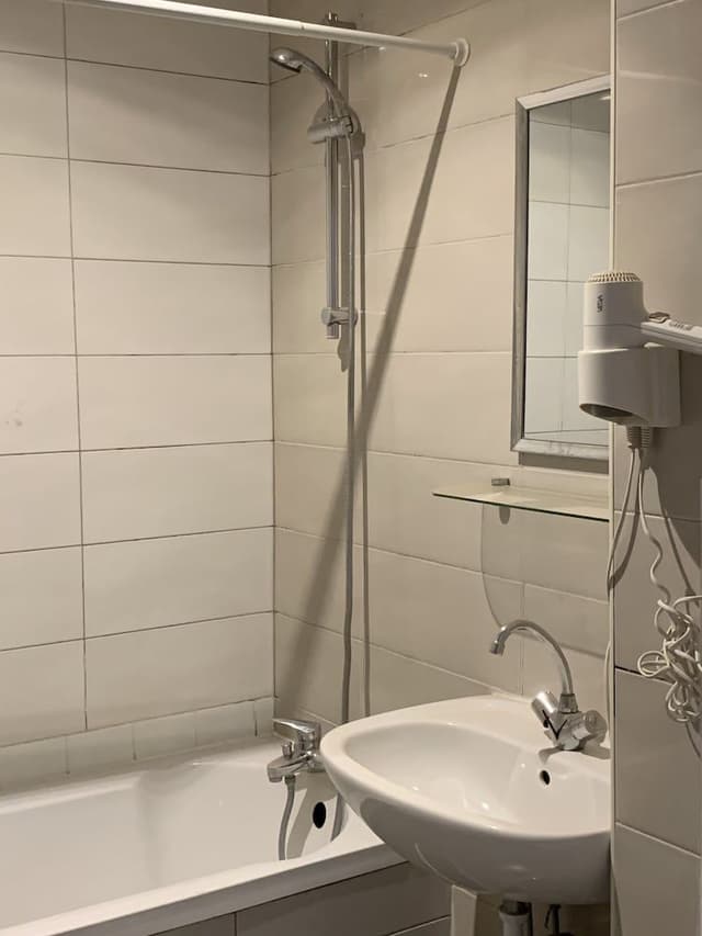 Superior Double Room, Bathtub