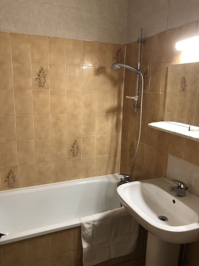 Superior Double Room, Bathtub