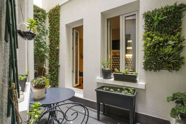 Superior Studio, 1 Double Bed (2 pax, 106 Rue de Paris)