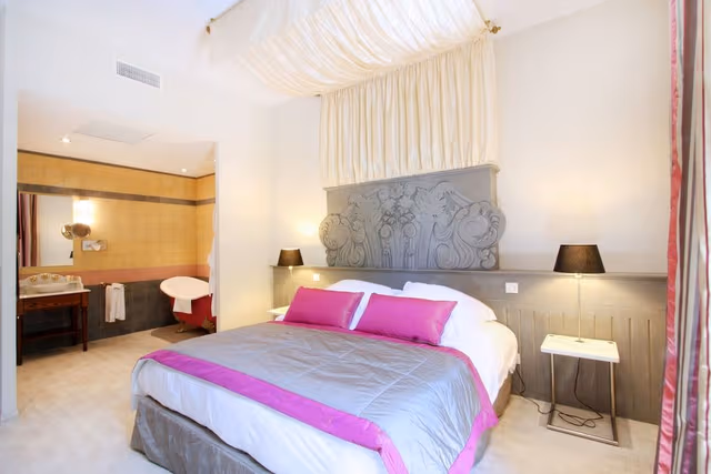 Junior Suite, 1 Queen Bed