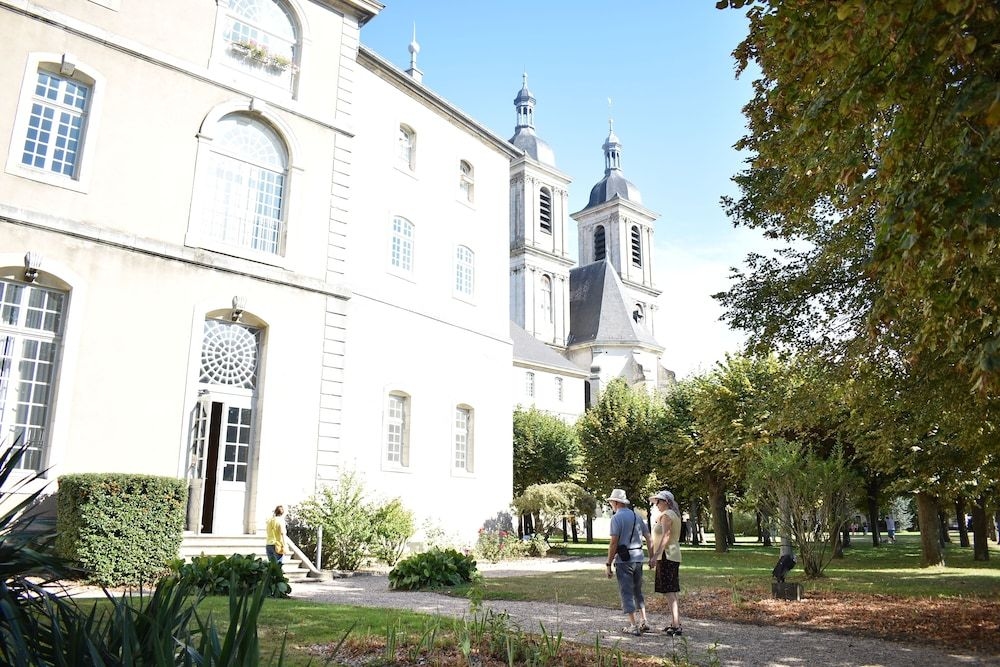 Hotel de l'Abbaye des Premontres3