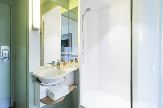 Triple Room, Multiple Beds