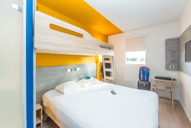 Triple Room, Multiple Beds