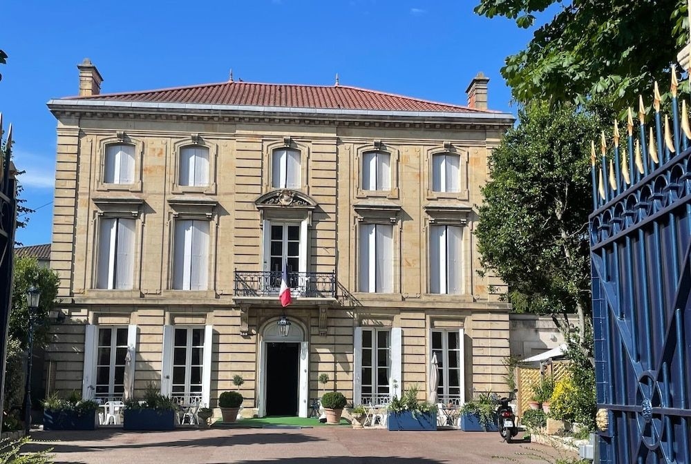 Chateau des Jacobins0