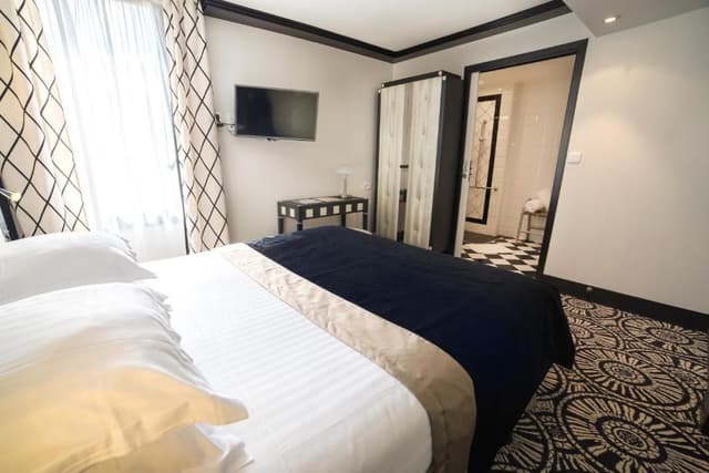 Premium Queen Room