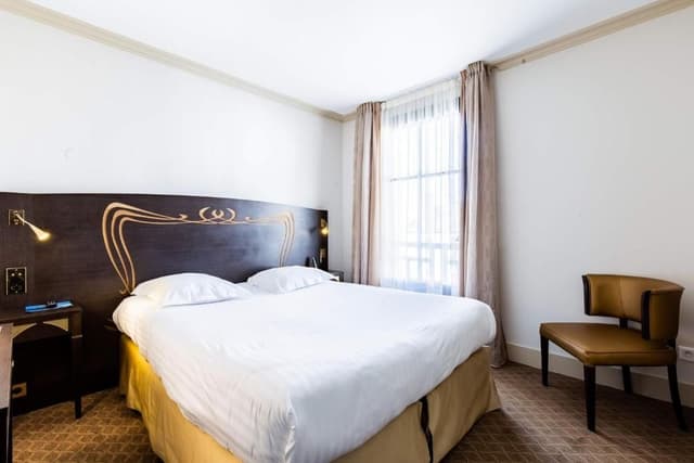 Premium Queen Room