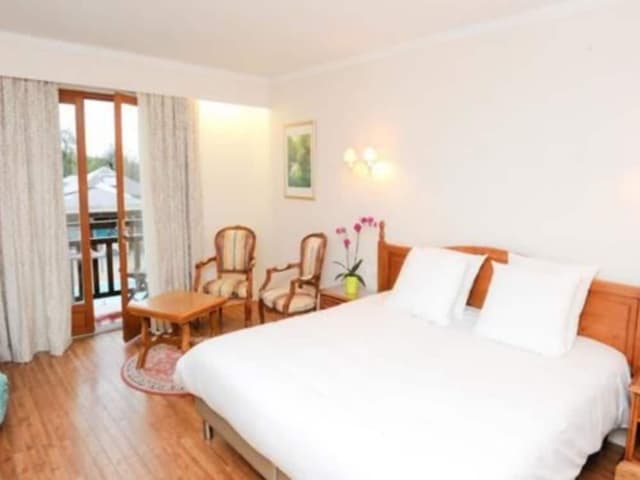 Superior Room, Pool View