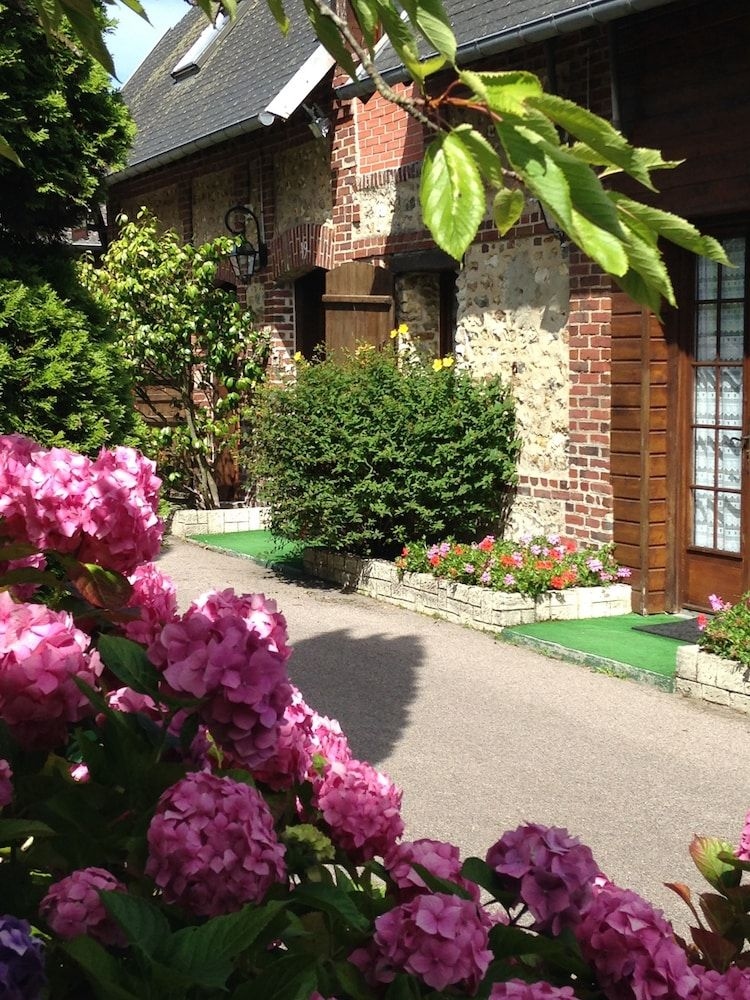 HOTEL LE CLOS DEAUVILLE SAINT-GATIEN2