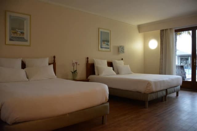 Family Quadruple Room, Pool View