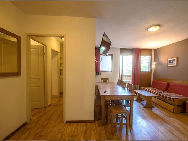 2-bedroom apartment with sleeping area for 10 people