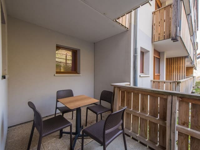2-bedroom apartment with sleeping area for 10 people