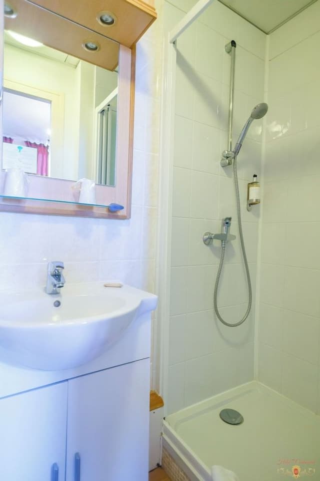 Standard Double Room, 1 Double Bed, Non Smoking, Private Bathroom