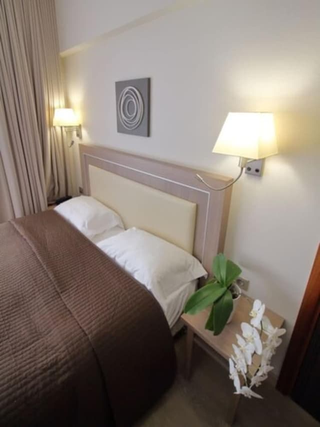 Superior Double Room, Street Side