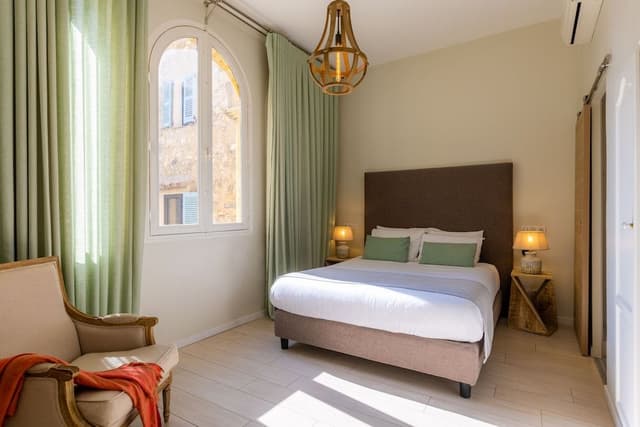 Prestige Room