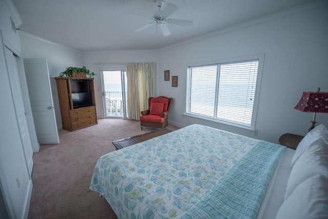 2 King Beds and 1 Double Bed, Three Bedroom Apartment, Ocean View, Non-Smoking