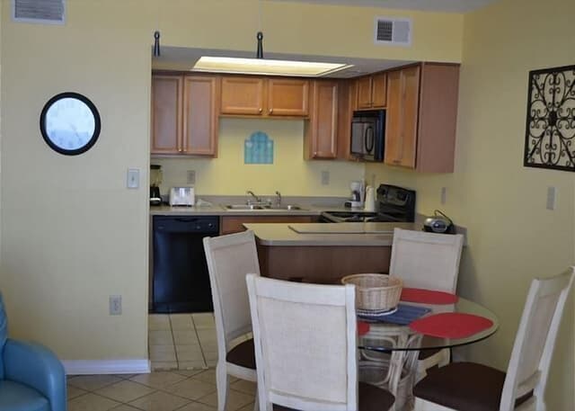 Condo, 1 Bedroom (1.5 Bathroom)