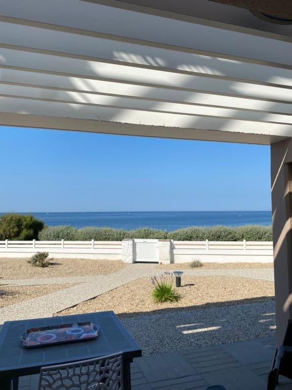 Studio étage vue mer