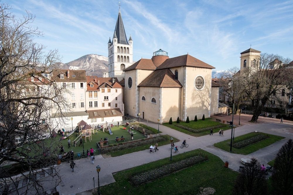 Privilodges Le Royal Annecy0