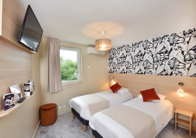 Standard Twin Room, Private Bathroom