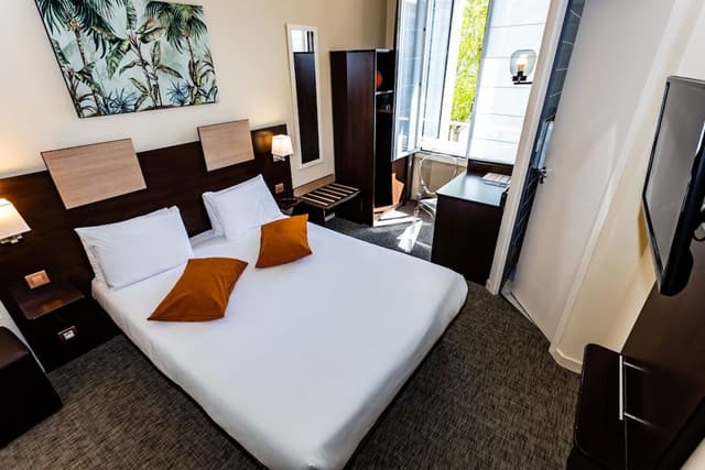 Chambre Double (Climatisée)