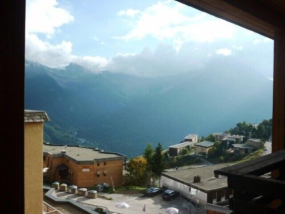 Le Rond Point des Pistes2