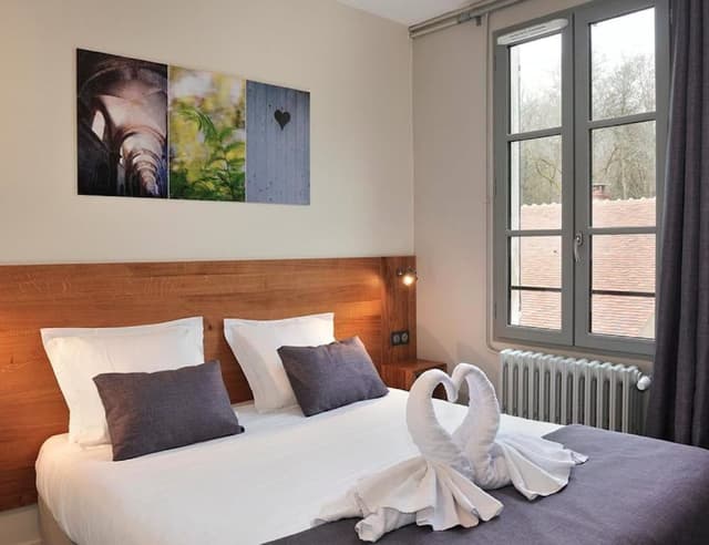 Junior Suite, 1 Queen Bed with Sofa bed