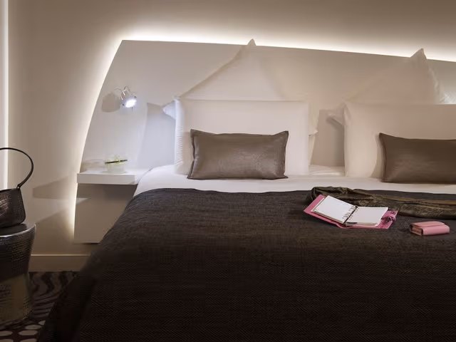 Privilege, Room, Multiple Beds