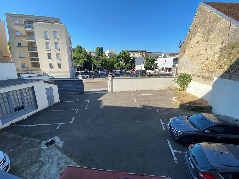 Nouvel Hotel1