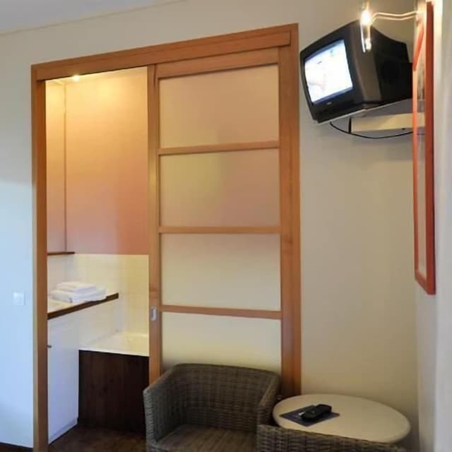 Comfort Double Room, Bathtub