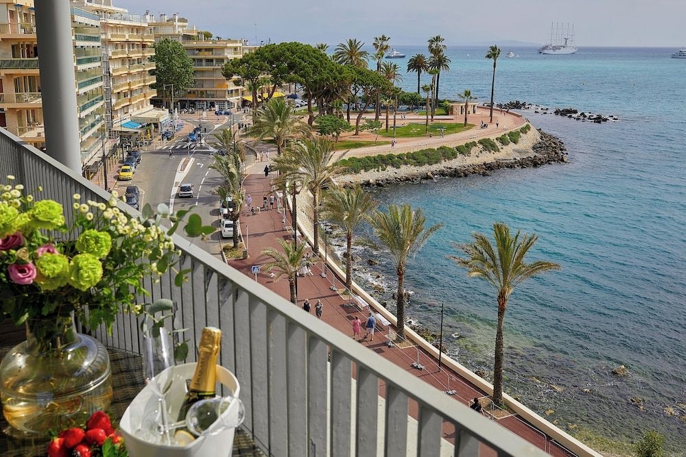 Royal Antibes Hotel, Residence, Beach & Spa0