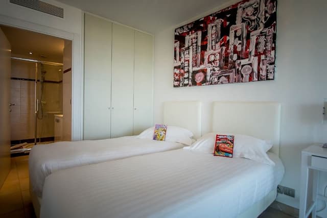 Royal Apartment, 2 Bedrooms, Hot Tub, Sea View
