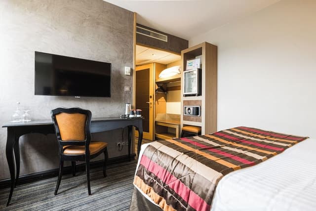 Room (Business Premier)