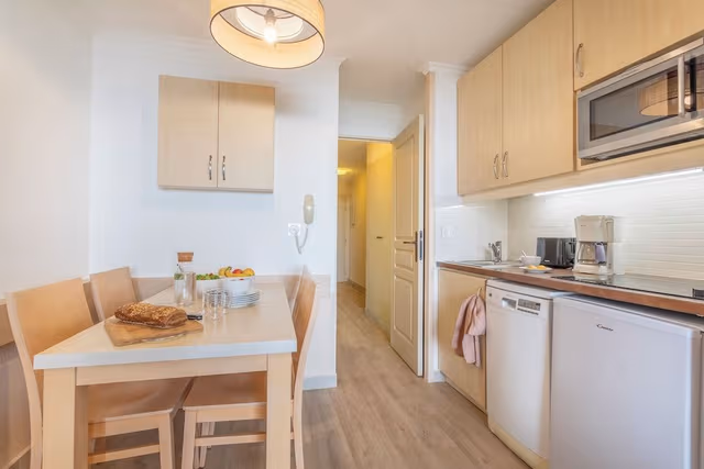Apartment 4 people - 1 bedroom - Terrace or balcony - Air conditionned - Sea view -ExpoSud Renovated