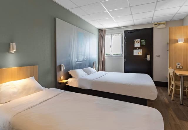 Triple Non-Smoking Room