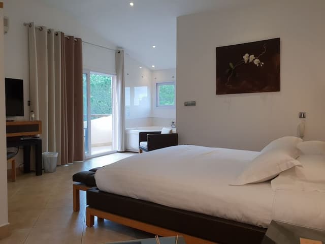 Superior Double Room, 1 Double Bed, Jetted Tub, Garden View